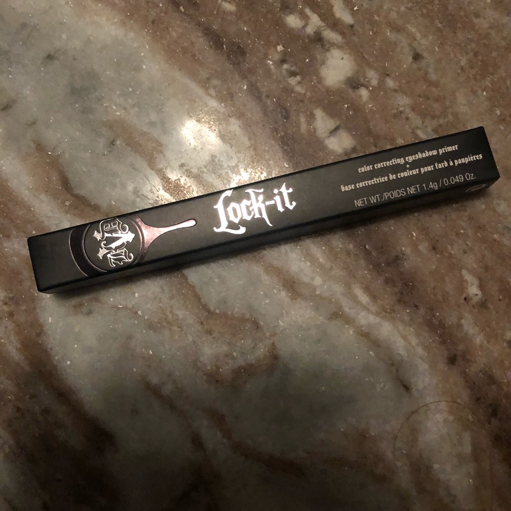 Kat Von D eyeshadow primer